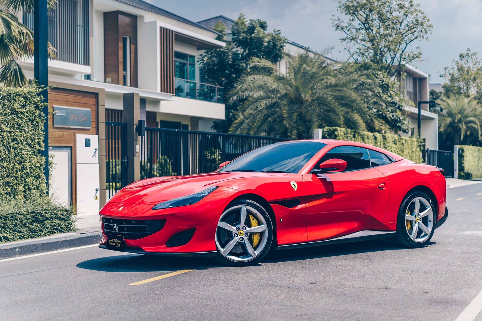 เช่า Ferrari Portofino