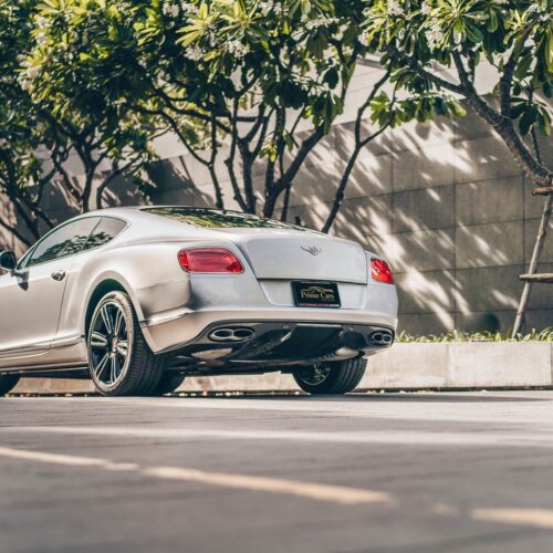 ด้านหลังของ Bentley Continental GT