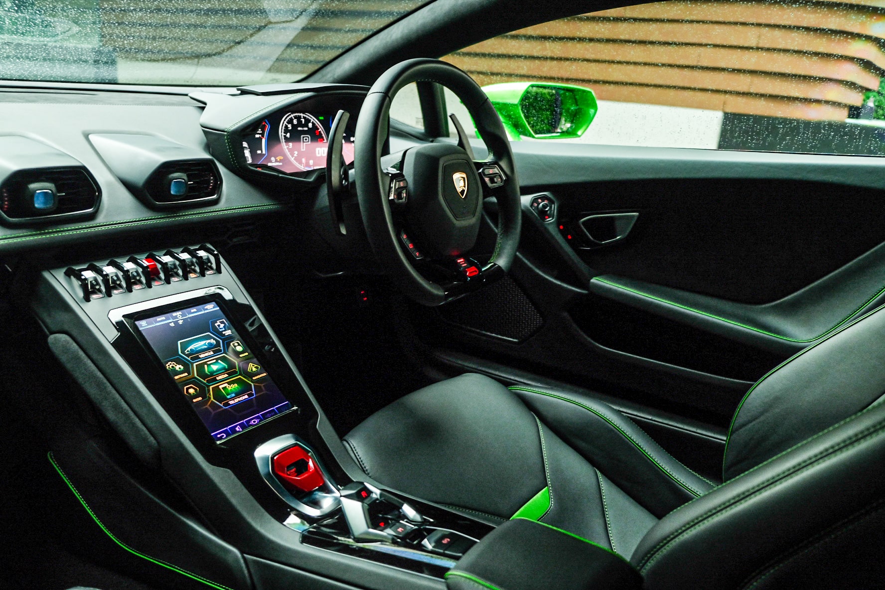 ภายในของ Lamborghini Huracan EVO 2022